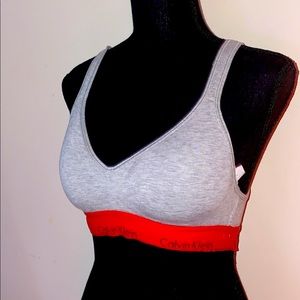 Calvin Klein Push-up Sports Bra